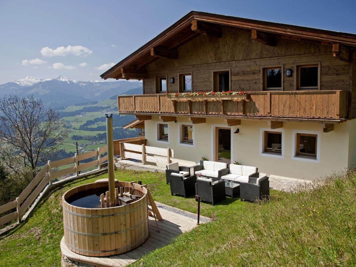 Chalet In Hopfgarten In Brixental With Hot Tub Villa Hopfgarten im Brixental Exterior photo