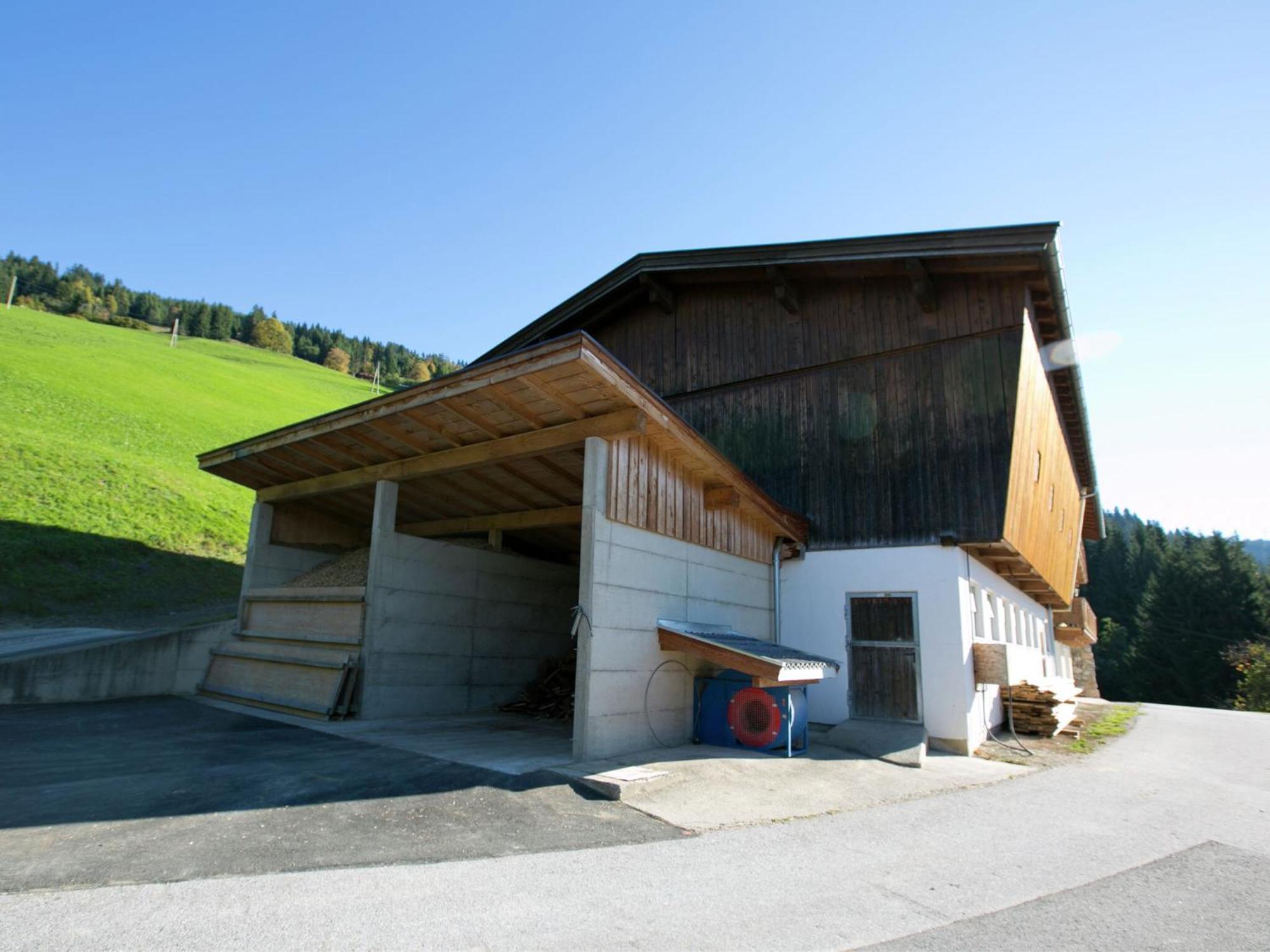 Chalet In Hopfgarten In Brixental With Hot Tub Villa Hopfgarten im Brixental Exterior photo