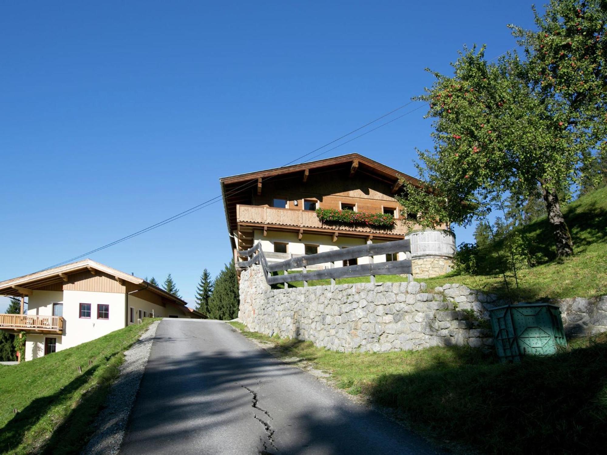 Chalet In Hopfgarten In Brixental With Hot Tub Villa Hopfgarten im Brixental Exterior photo